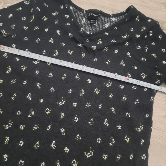 ⭐️Floral Ribbed Top - Picture 6 of 7